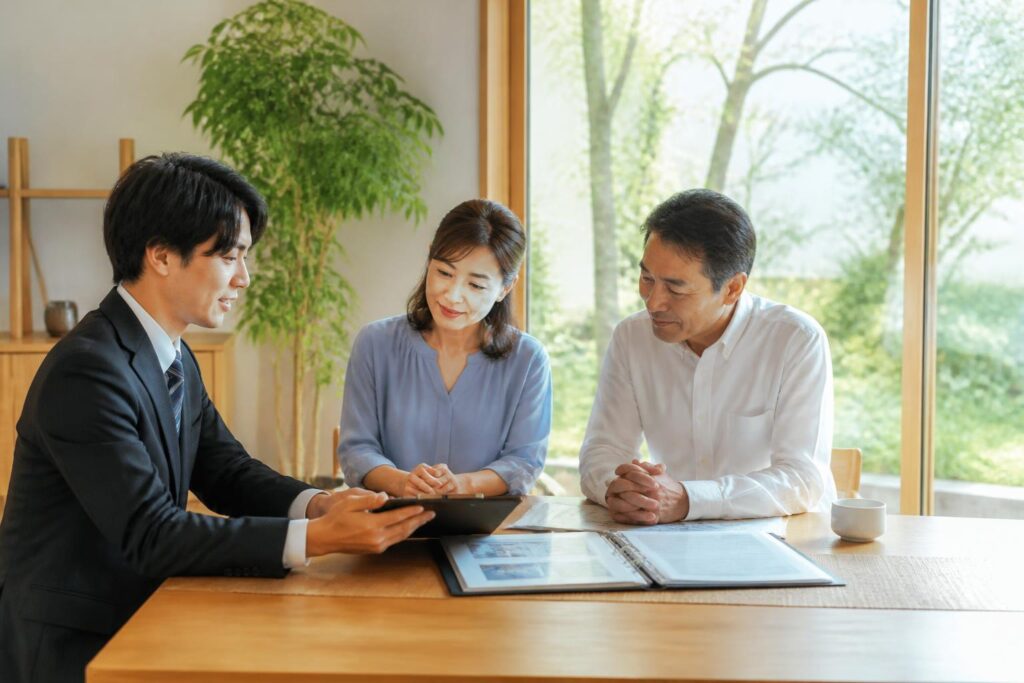 空き家売却・買取|空き家は仲介と買取どちらが向く?条件別に比較のイメージ