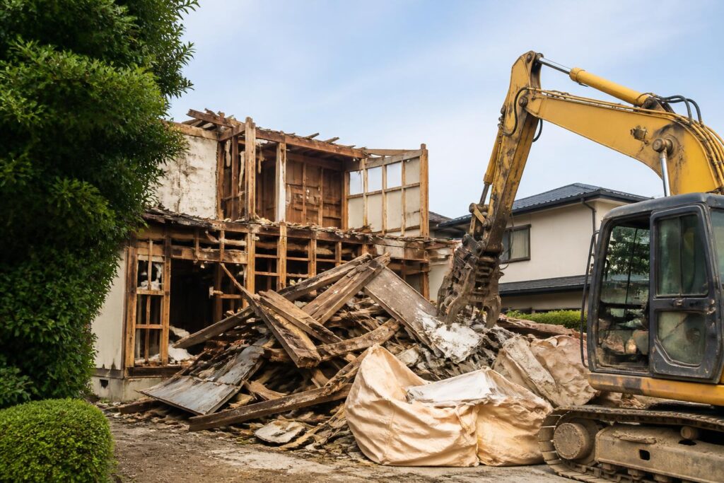 解体工事｜解体工事の費用は何で決まる？構造・坪数・接道・処分のイメージ